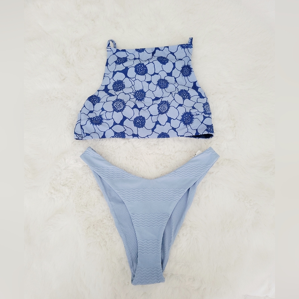 🐟AERIE HIGH NECK BIKINI TOP & CHEEKY BOTTOM SIZE M